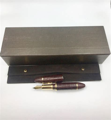 Fountain Pen Cargo Exotic Leather Brown .